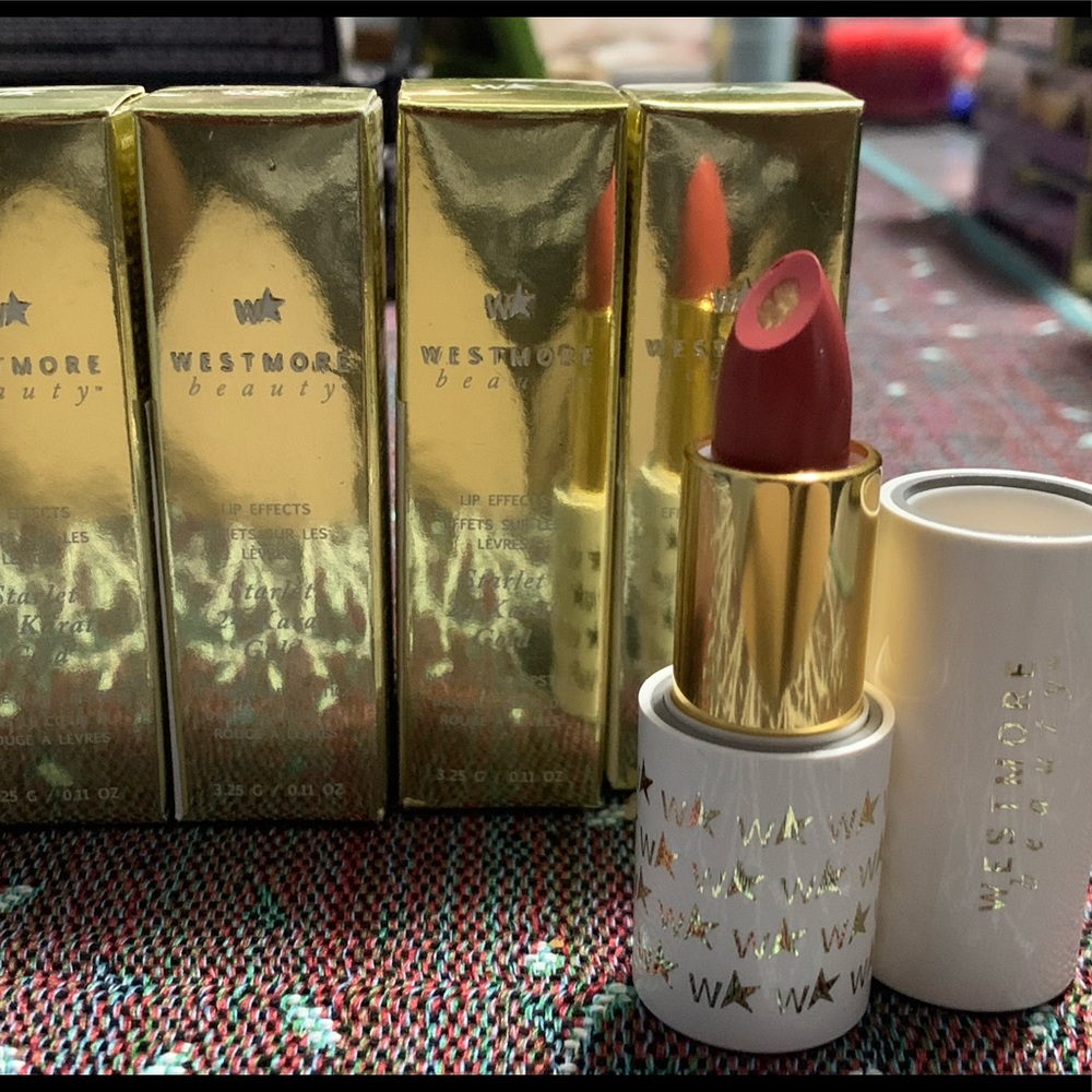 Lipstick with a lil shimmer in the middle